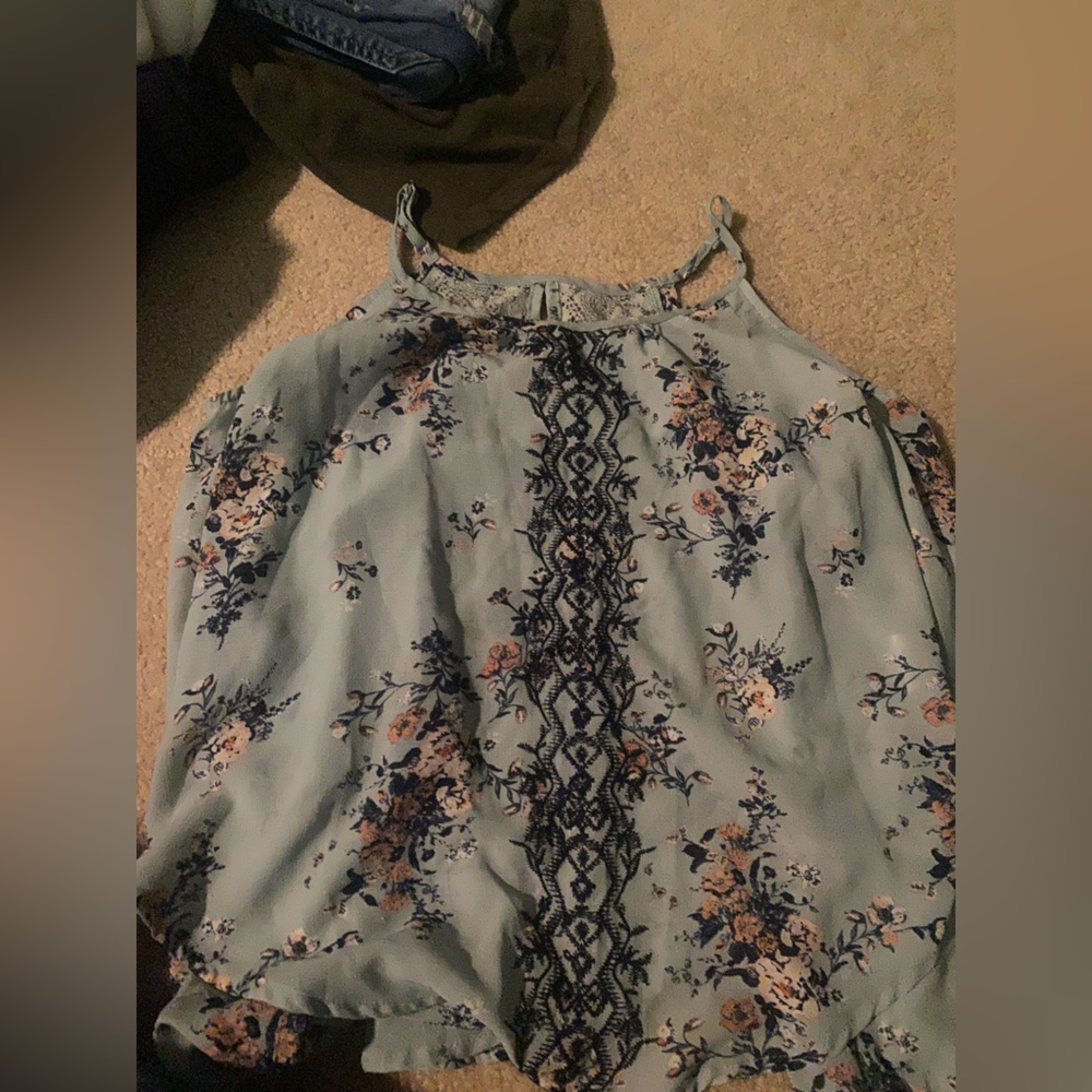 Women’s dress shirt size XS